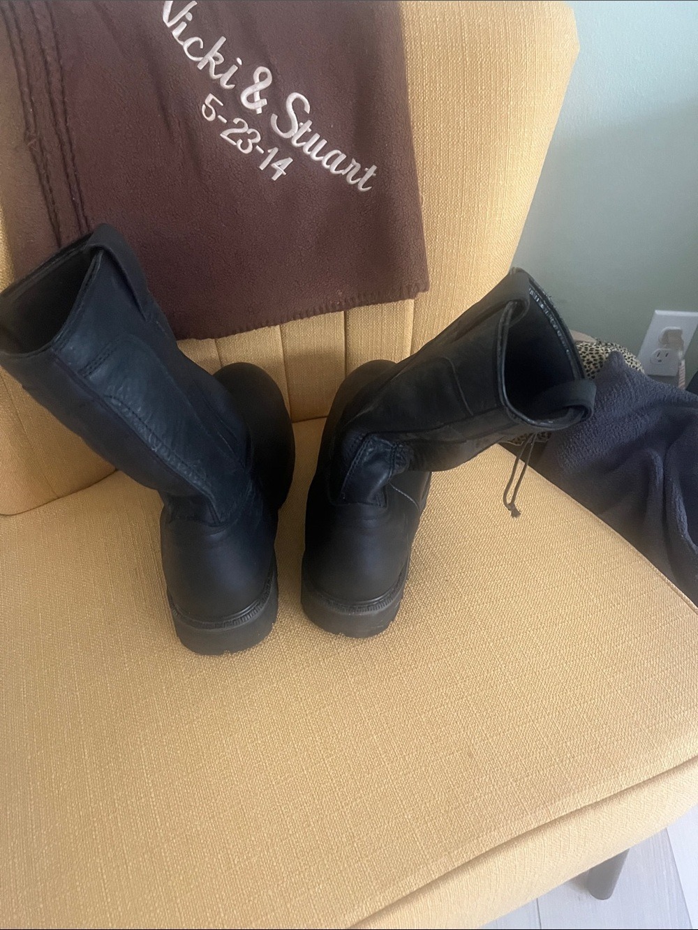 HAWX Men's Black Leather Work Boot - Durable Comfort - Picture 2 of 8